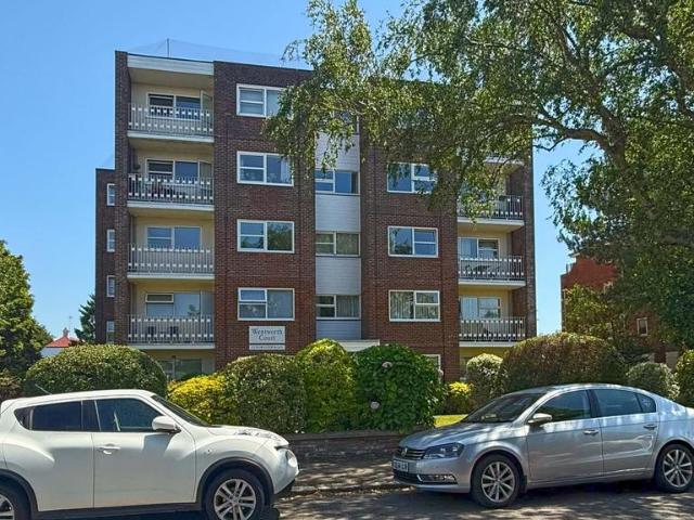 Flat for sale in West Worthing, Worthing