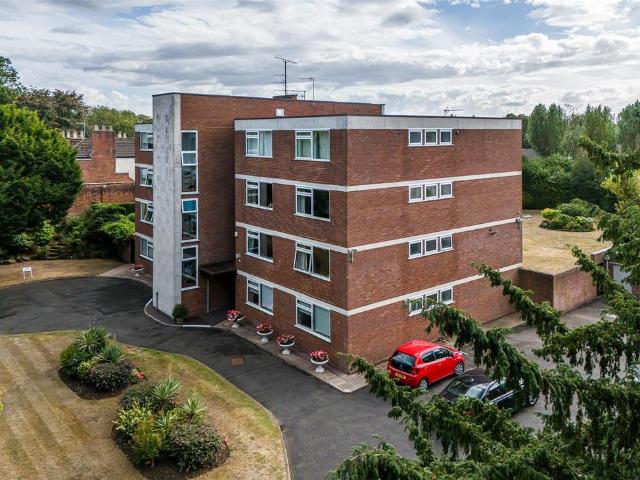 Flat for sale in Tettenhall, West Midlands