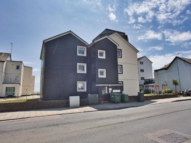 Flat for sale in Sandgate, Golden Valley