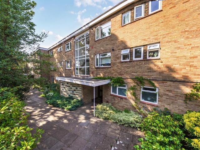 Flat for sale in Beckenham, Greater London