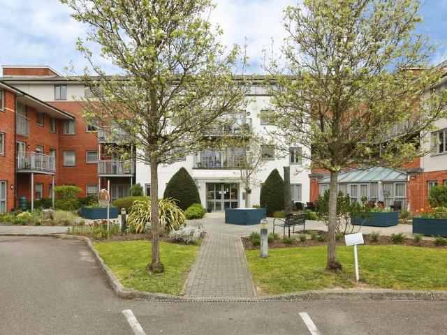 Flat for sale in Eastleigh, Helford
