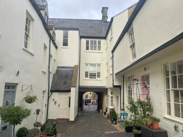 Flat for sale in Chipping Norton, Black Bourton