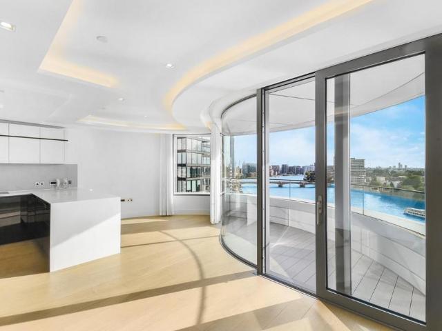 Flat for sale in London Borough of Lambeth, Greater London