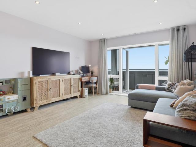 Flat for sale in London Borough of Croydon, Upper Norwood
