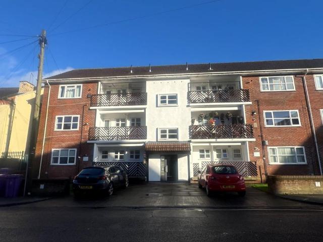 Flat for sale in Fairfield, Calderstones