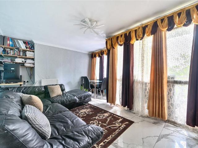 Flat for sale in Upper Sydenham, Greater London