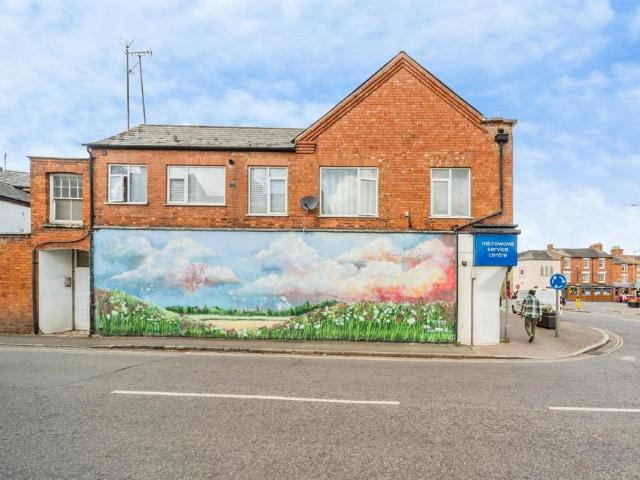 Flat for sale in Calverton End, Milton Keynes