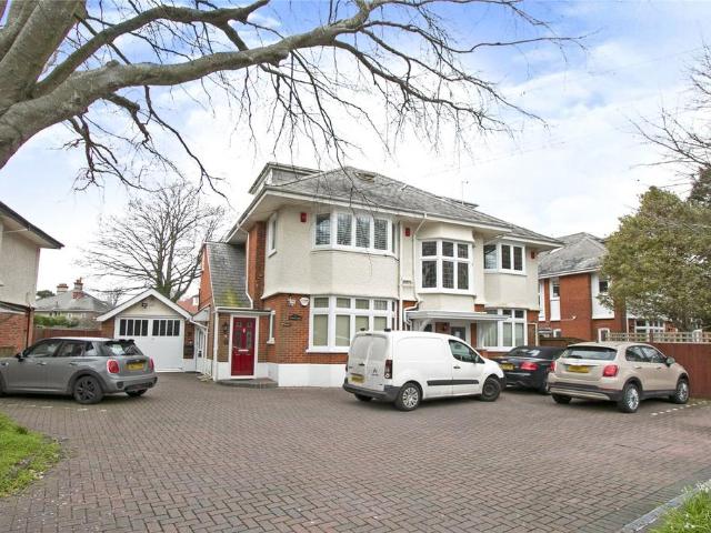 Flat for sale in Boscombe, Bournemouth