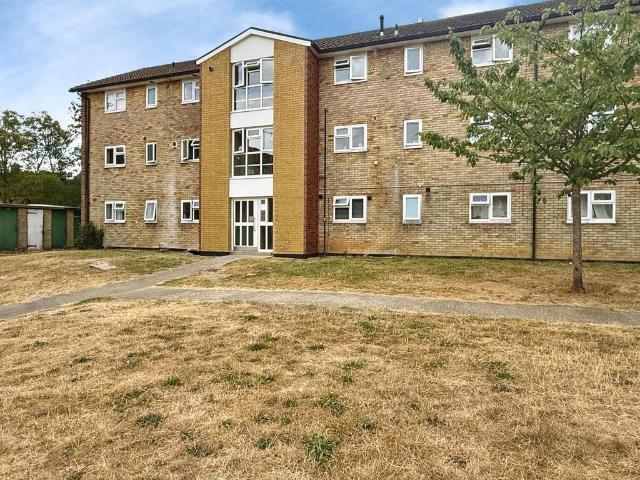 Flat for sale in Fretherne, Hertfordshire