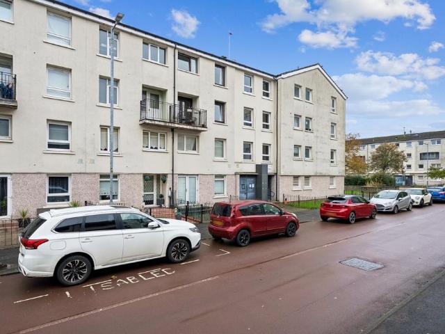Flat for sale in Wyndford, Glasgow