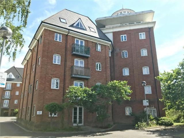 Flat for sale in Hythe, Fordham Heath