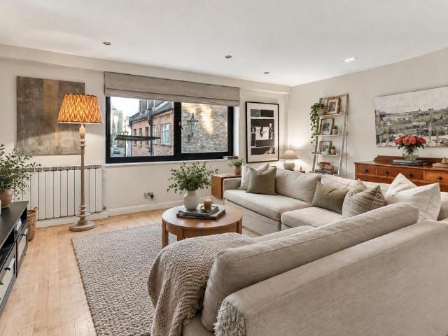 Flat for sale in City of Westminster, Greater London