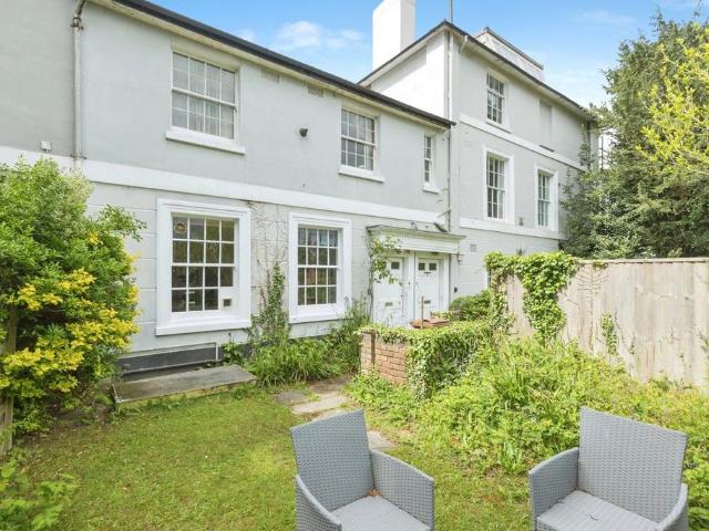 Flat for sale in Hawkenbury, Sandown Park