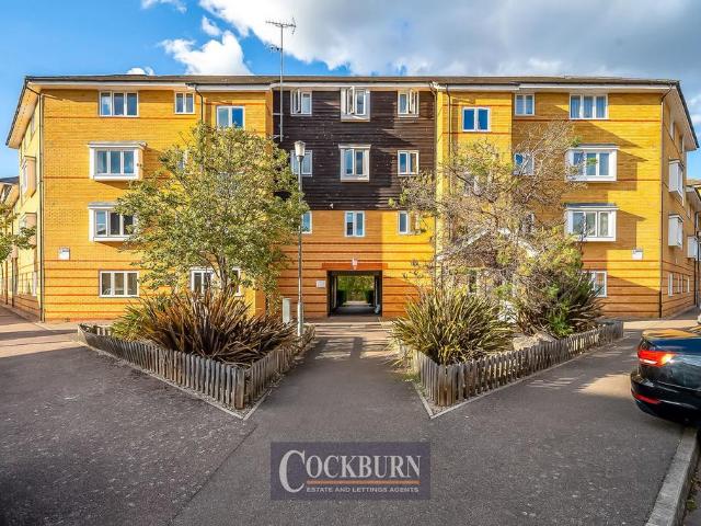 Flat for sale in Heath Court, Greater London
