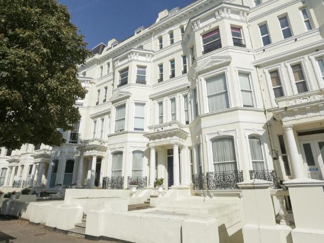 Flat for sale in Folkestone