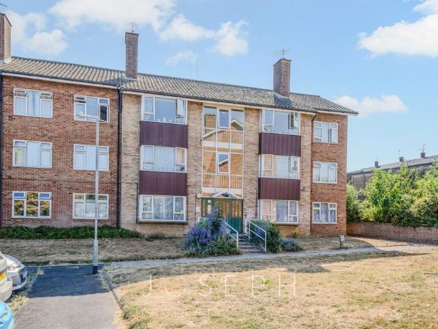 Flat for sale in Key Street, Suffolk