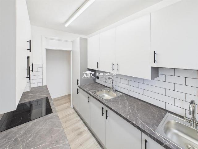 Flat for sale in Hendon, Greater London