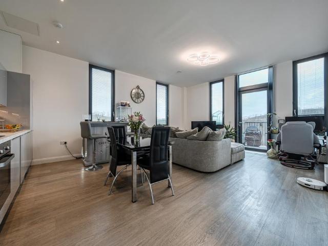 Flat for sale in Castle Hill, Monks Orchard