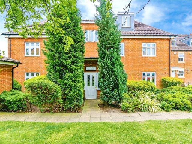 Flat for sale in Greater London