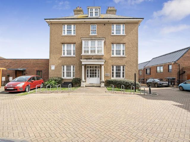 Flat for sale in Whitehawk, Brighton & Hove