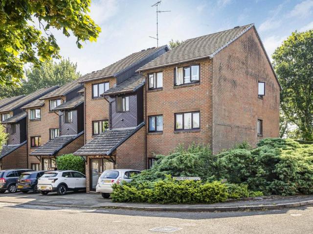 Flat for sale in Bolton Low Houses, Hampshire