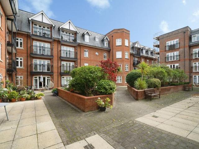 Flat for sale in Leatherhead, Mole Valley