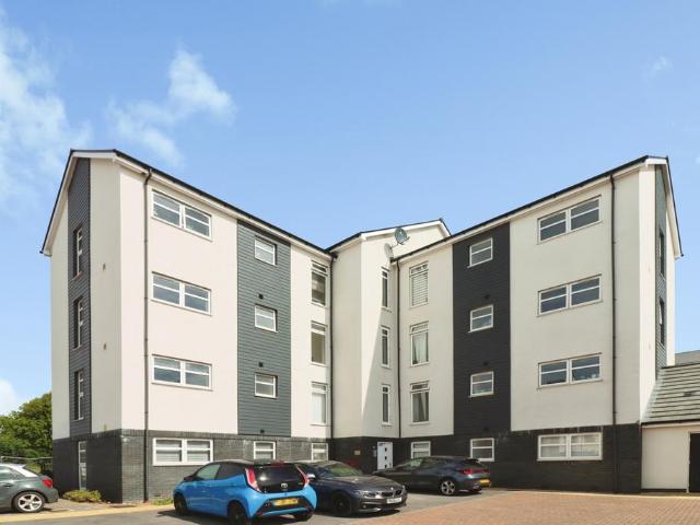 Flat for sale in Patchway, South Gloucestershire