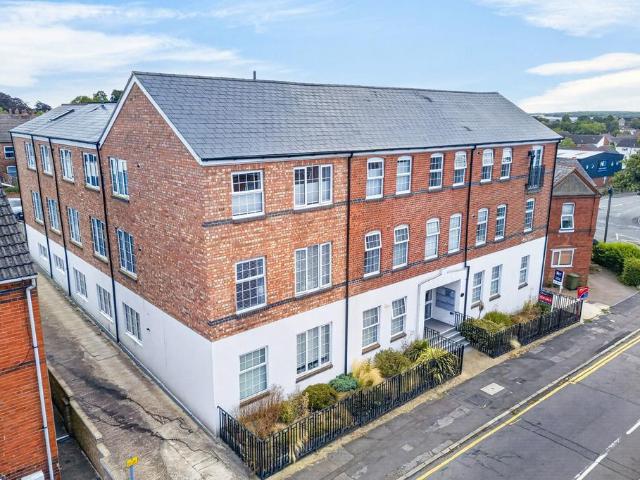 Flat for sale in Hatton Park, Wellingborough