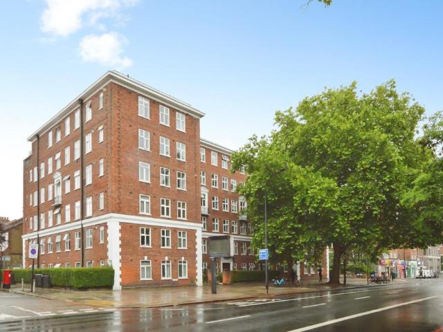 Flat for sale in Brixton, Greater London