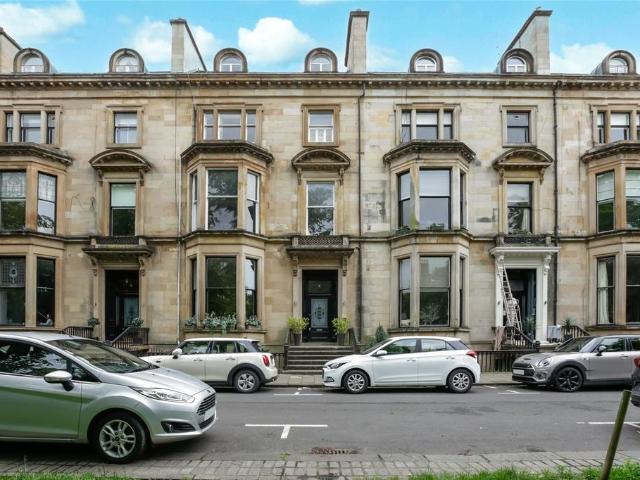 Flat for sale in Dowanhill, Scotland