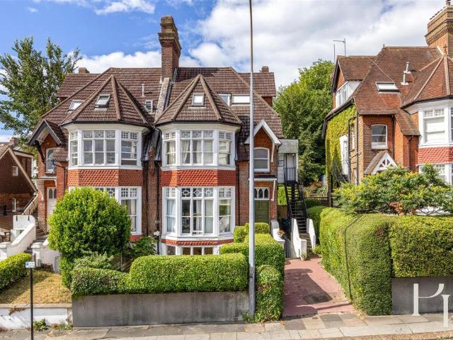 Flat for sale in Brighton & Hove