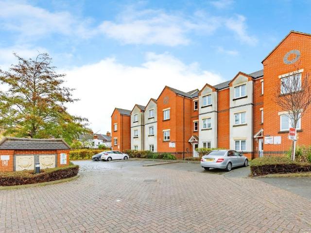 Flat for sale in Semilong, Northampton