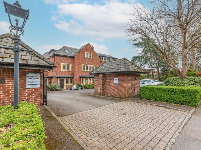 Flat for sale in Sunninghill and Ascot, Winkfield