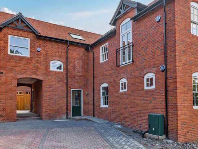 Flat for sale in Barton Stacey, Hampshire
