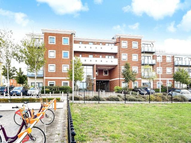 Flat for sale in Whitley, Reading