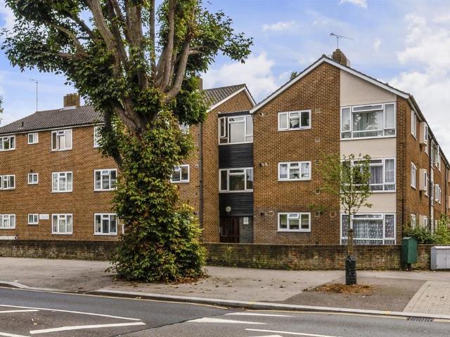 Flat for sale in Leyton, Greater London
