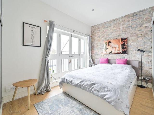 Flat for sale in The Borough, Greater London