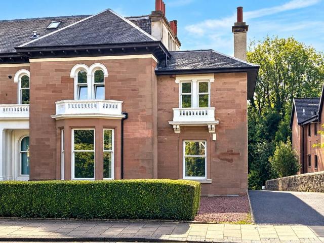 Flat for sale in Low Waters, Hamilton