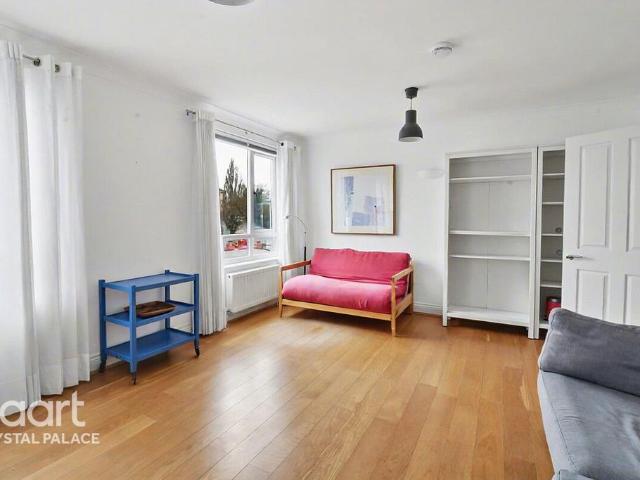 Flat for sale in Anerley, Greater London