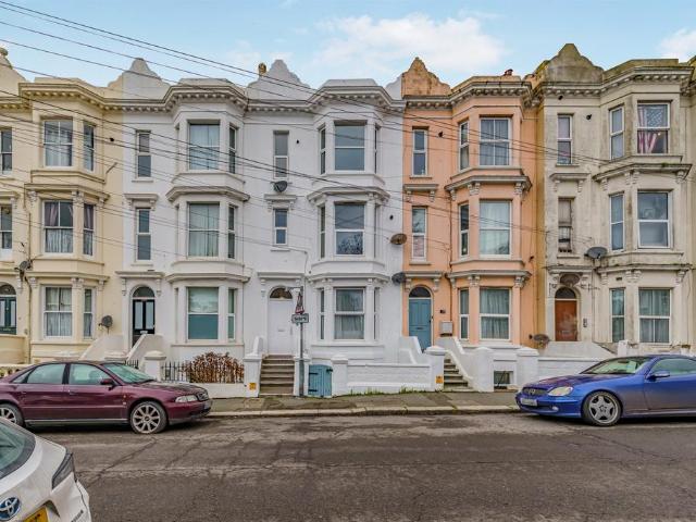 Flat for sale in West Hill, Guestling Green