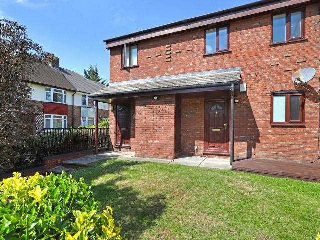 Flat for sale in Epping, Essex