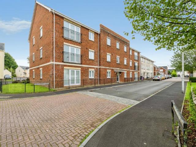 Flat for sale in Pontarddulais