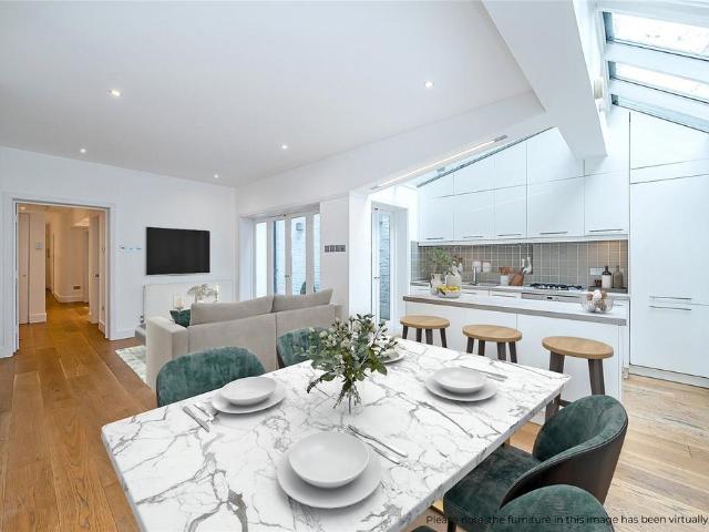Flat for sale in Pimlico, Greater London