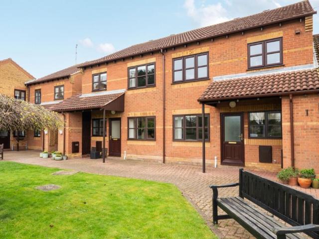 Flat for sale in Waltham