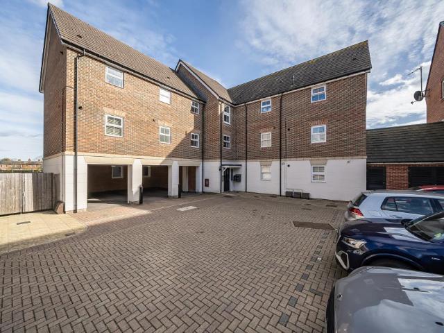 Flat for sale in Enborne, West Berkshire