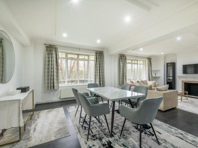 Flat for sale in St. John's Wood, Greater London