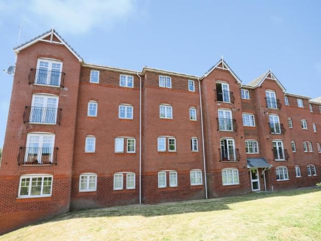 Flat for sale in Hammond Street