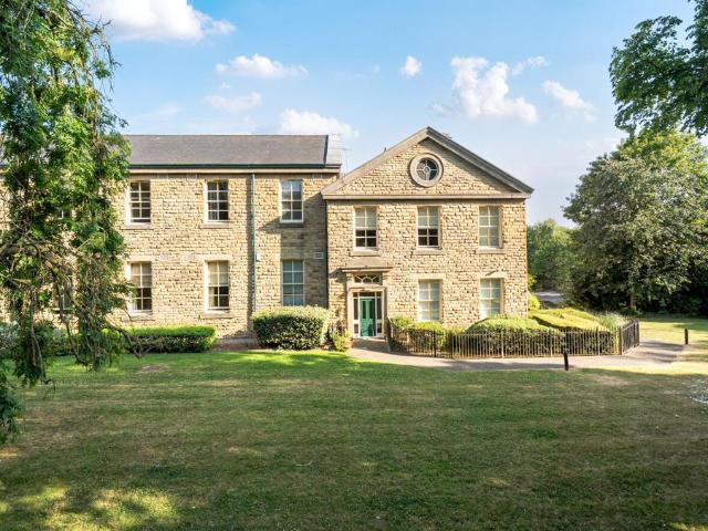 Flat for sale in Roundhay, West Yorkshire