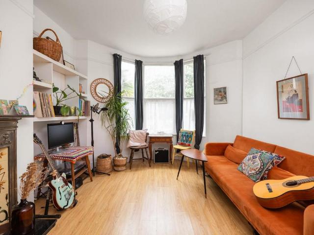 Flat for sale in Easton, Feckenham