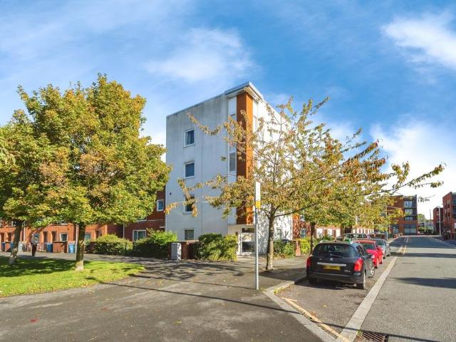 Flat for sale in Georgia, Greater Manchester